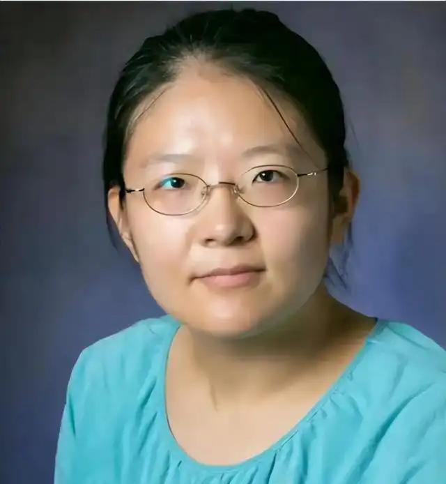 广州一女教授在985任教3年，每次课上都没几个人上课，最终因考核不过惨遭辞退，万