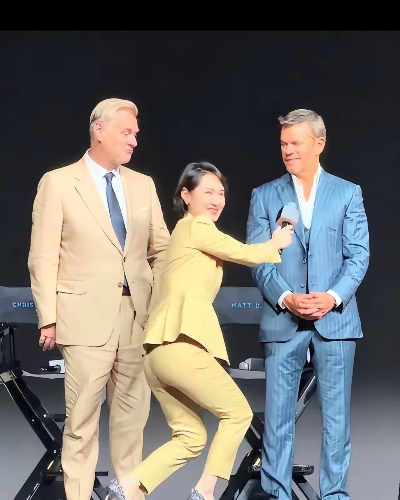 这个主持人的主持生涯怕是要结束了！​电影《奥德赛》团队采访现场，上海卫视主持人