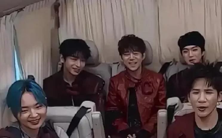 顶级主持从不说错话？错了，何炅刚刚示范了如何用一次“口误”救了一个人。昨晚