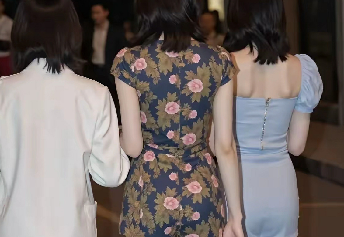 看背影选哪个