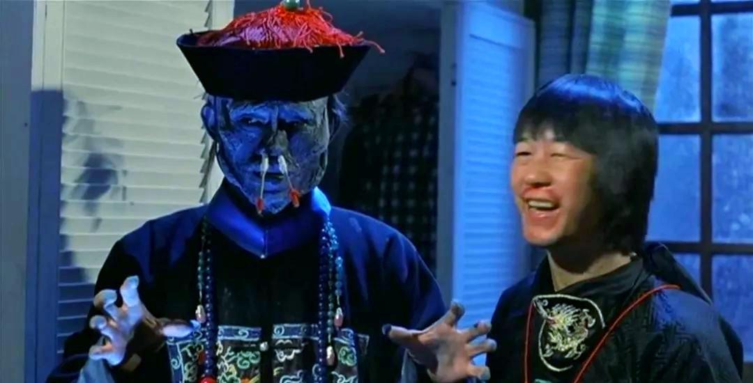 刷到一个有趣的说法，说林正英林道长对传统文化有一项“功德无量”的贡献——他用电影