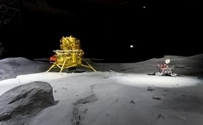 当美国宇航局用希腊神话里的"阿波罗"命名登月计划时，中国航天人翻开《楚辞》找到了