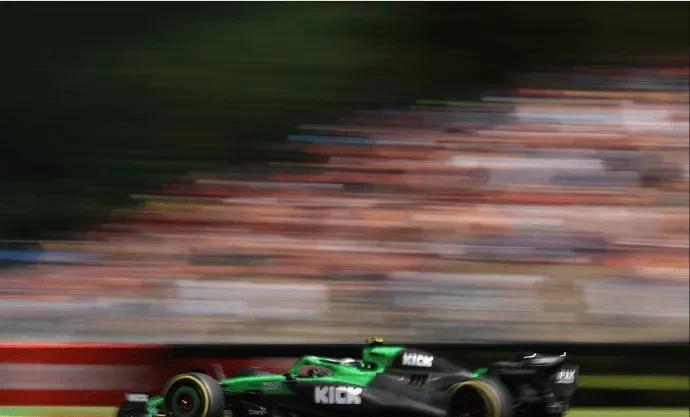 2025F1比利时大奖赛排位赛落幕，索伯车队两位车手最终分列P14（霍肯伯格）和