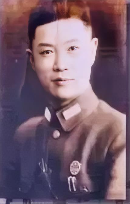 1941年的长沙城，102师师长柏辉章快急疯了。对面是4万多日军精锐，自己手里不