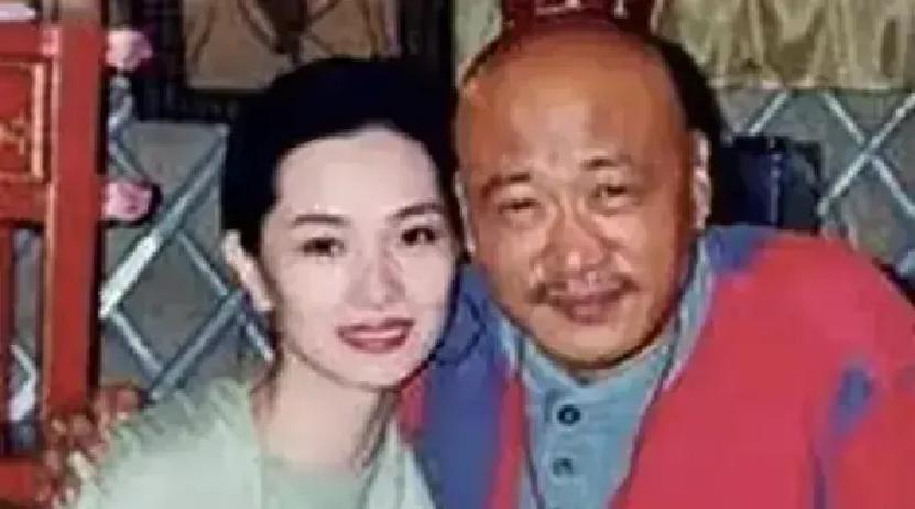 1993年她嫁去台北，3年后带女儿逃回青岛当年凌峰开着奔驰来接亲，贺顺顺以
