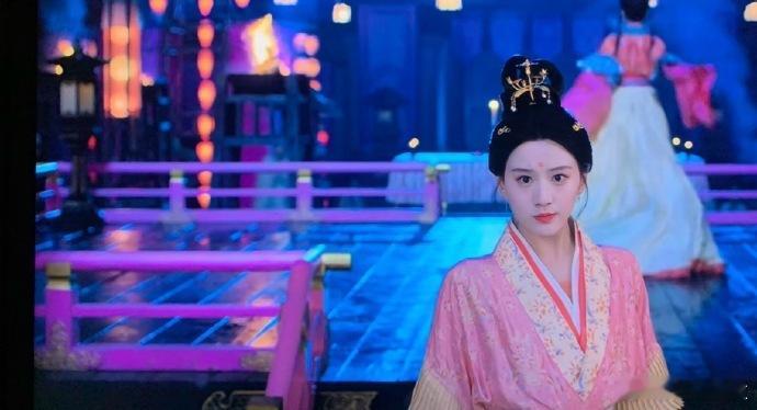 好恐怖的直角肩