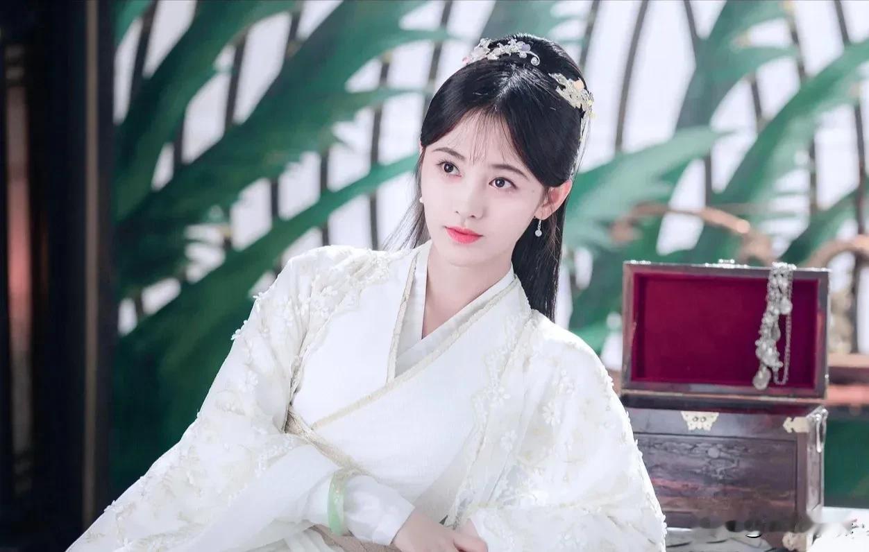 1581年，万历皇帝刚出门，就和前来送饭的16岁宫女王氏撞个满怀。他正要发火，却