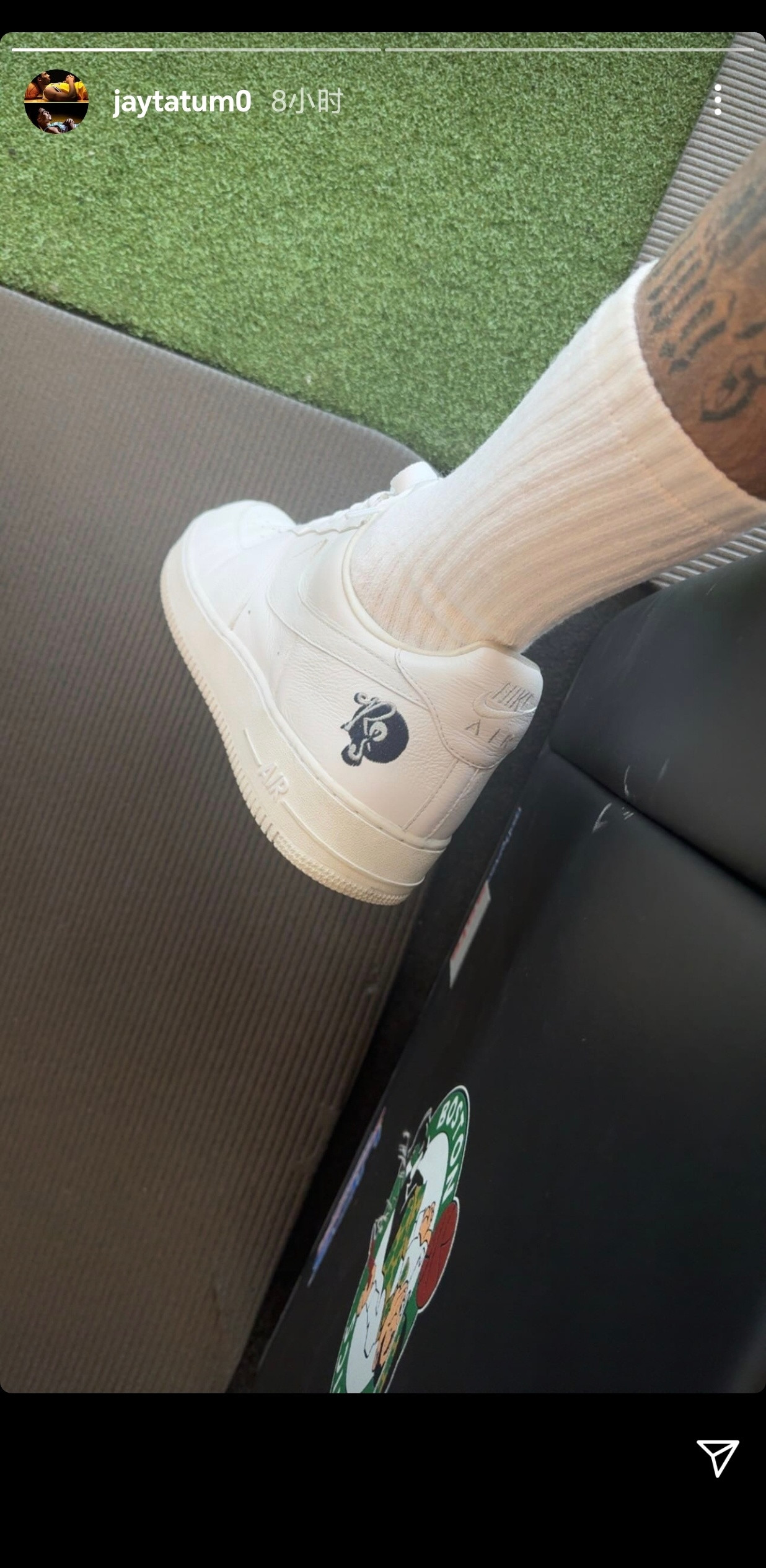 塔图姆终于又在社交媒体晒生活了！看来是已经回到奥尔巴赫中心进行恢复性训练了！这张