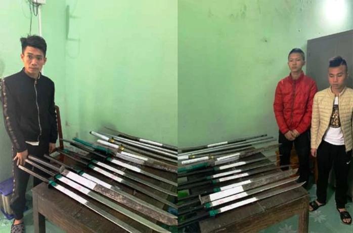 越南清化市两群年轻人因卡拉OK店发生人身冲突，互相刀剑追逐，造成1A高速公路混乱