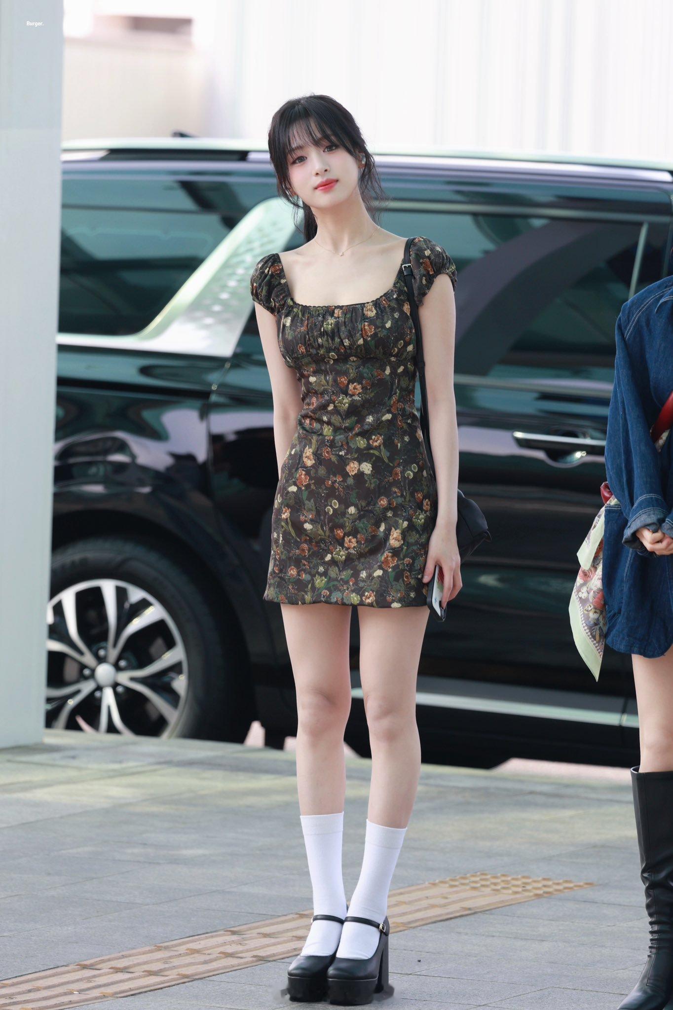 AHYEON最新机场穿搭​​​