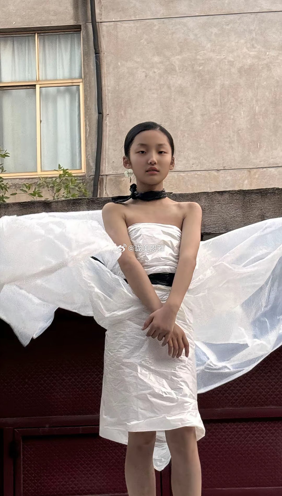 本来打算去麦地麦堆取景拍摄，奈何我女儿怕收麦时人多不好意思