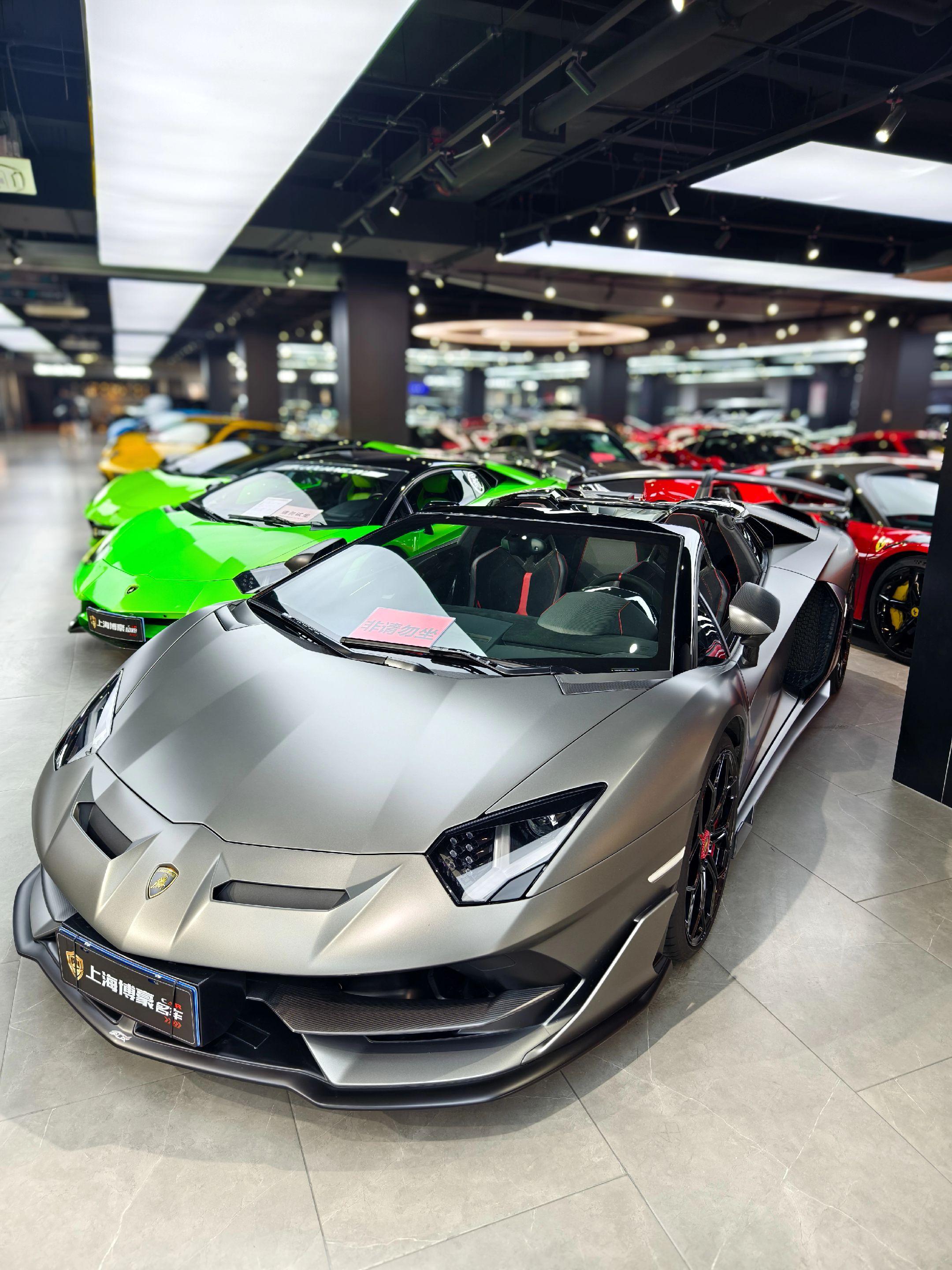 全球限量800台的兰博基尼敞篷SVJ.