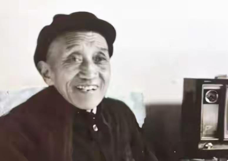 1952年，美军在深山抓到一个衣不蔽体的野人，审讯后大惊：他是志愿军一个师的政委