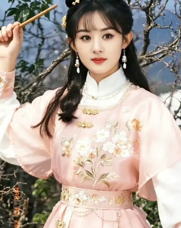 赵丽颖的这身妆造看到第一眼就想到了金庸女侠黄蓉，俏皮可爱，还别说，如果赵丽颖出