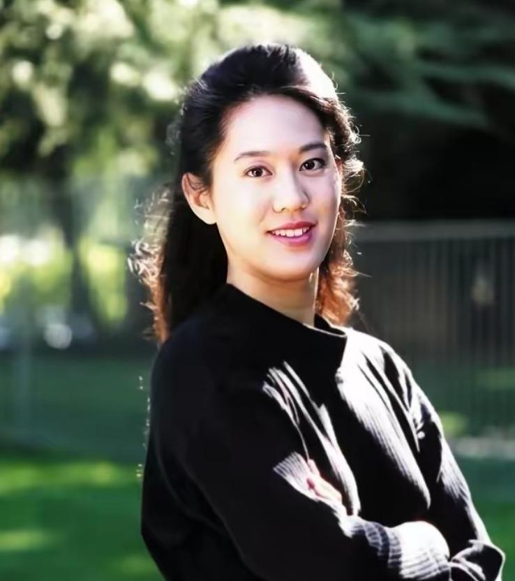 张纯如在《南京大屠杀》里写下一段话：日军为了满足变态的快感，逼迫中国男人亲手犯下