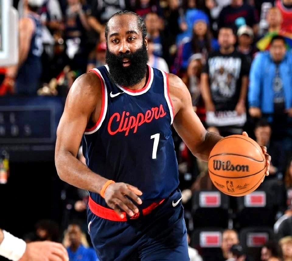 乔治被禁赛球队四连胜，哈登一缺席快船就崩了。76人那边，乔治因为禁药问题被