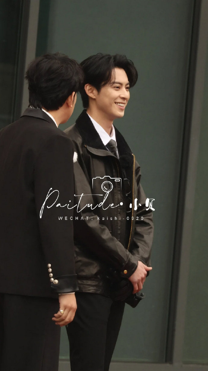 王鹤棣西装长筒靴梦回时宴王鹤棣皮衣筒靴拽感霸总王鹤棣西装长筒靴梦回时宴，王鹤棣