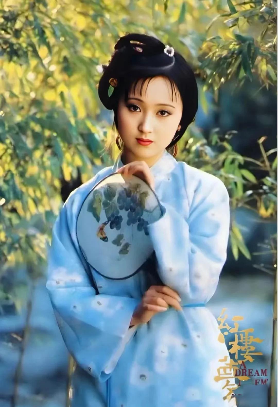 2007年5月13日，深圳，一间安静的病房里，陈晓旭闭上了眼睛。她42岁，走的时