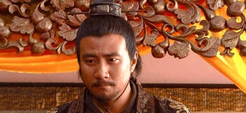 洪武二十九年除夕，小吏正在衙门值守，忽然看见一个孤寡老头，小吏可怜他，请他喝了一