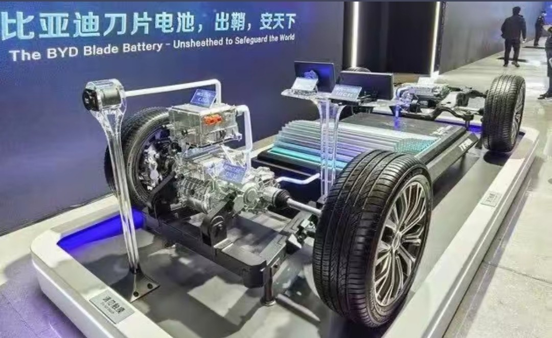 2026比亚迪3月5日技术发布会：第二代闪充刀片电池+DM6.0混动系统比亚迪