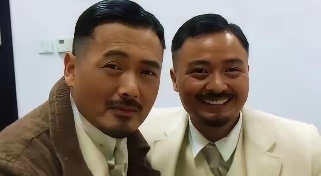 长相神似95%以上，可生活条件天差地别。这就是命啊！