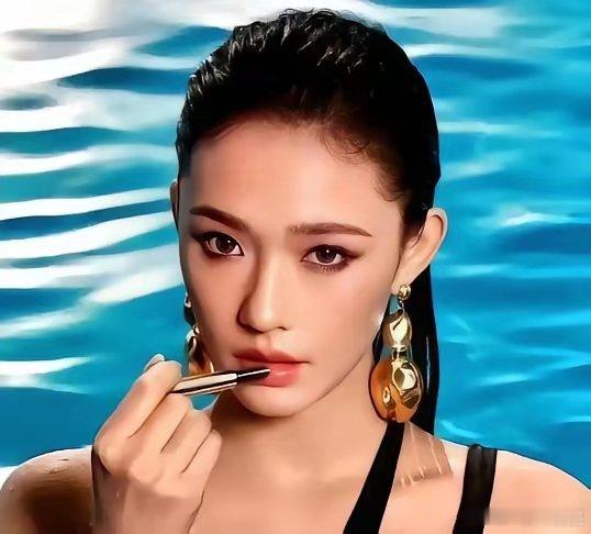 《美人鱼2》为什么压了8年没有上映说来星爷也是运气不好，辛辛苦苦拍完了美人鱼2》