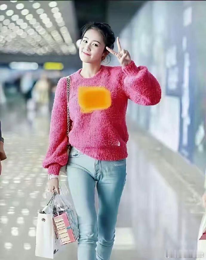 于正真的很有眼光，小透明时期的白鹿就已经很漂亮了