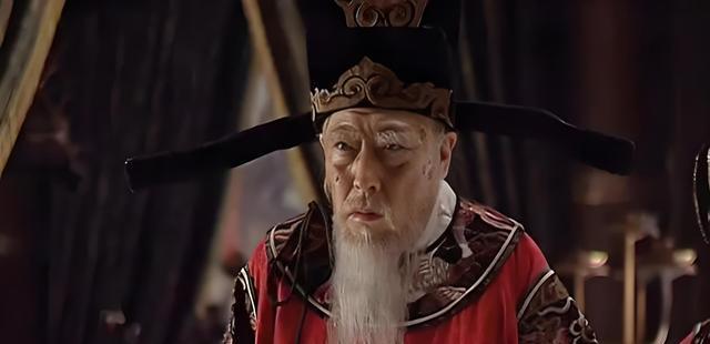 为什么忠臣总输给奸臣？答案就四个字：奸臣有用你以为皇帝分不清忠奸？分得清得很