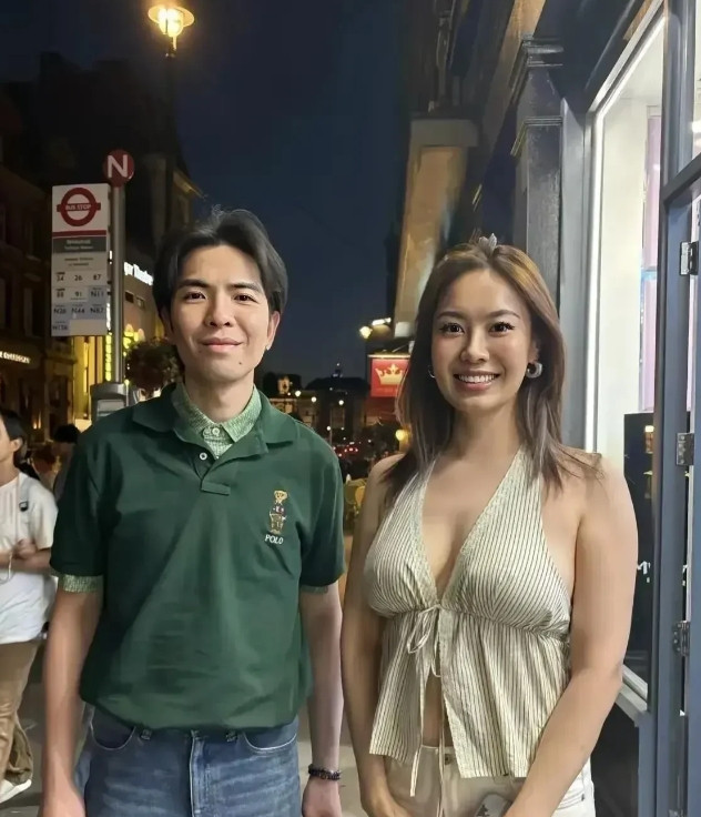 萧敬腾旁边这个美女看着好眼熟，就是叫不出名字来。
