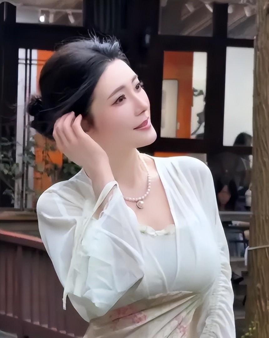9月7日，62岁的雷宇扬去世，告别却异常安静：没有公开追悼会，也少见圈内集中悼念。妻子马荔证实消息后