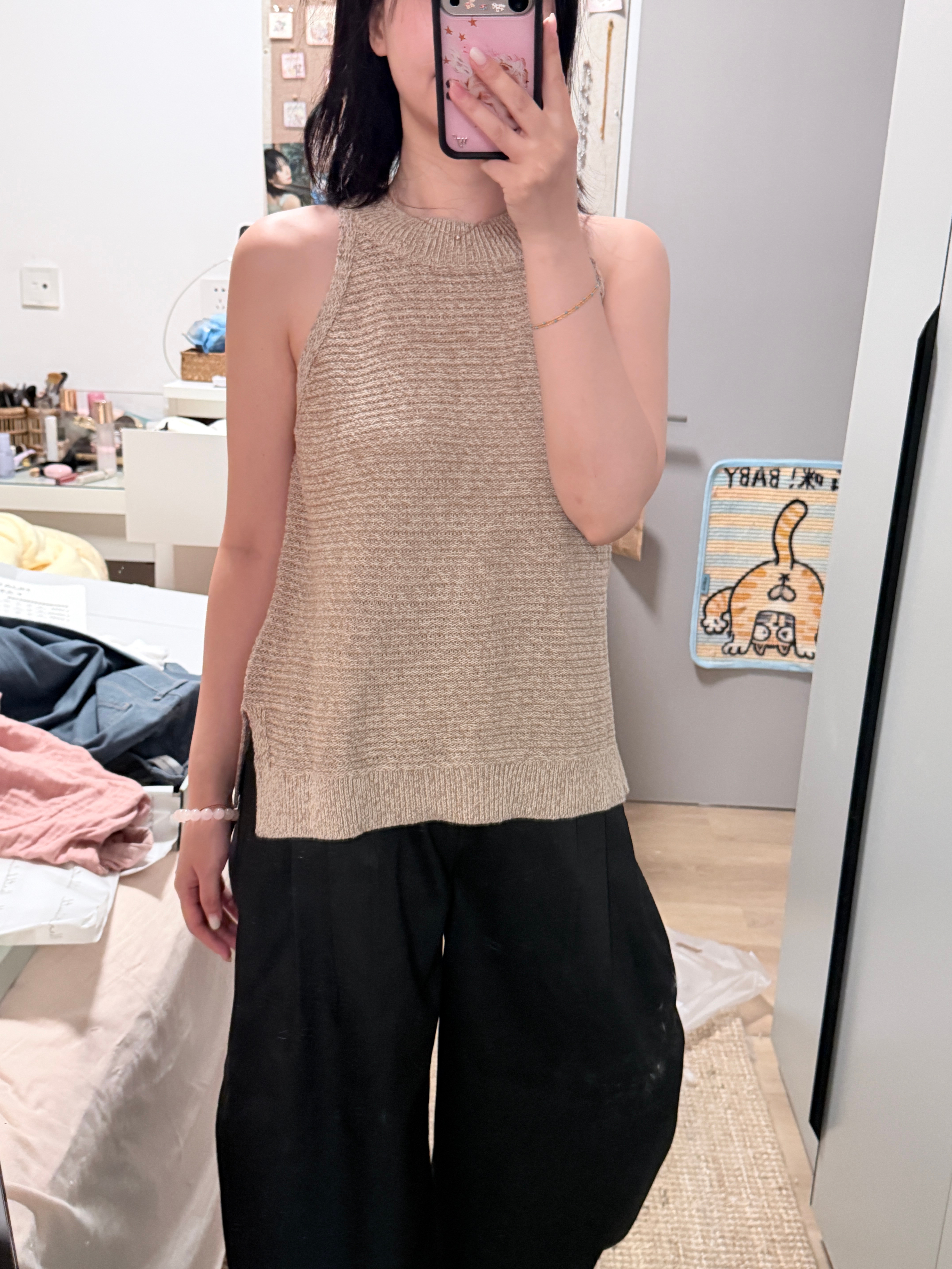 试新衣服，打工穿的and出去玩穿的。泾渭分明☺️☺️☺️。