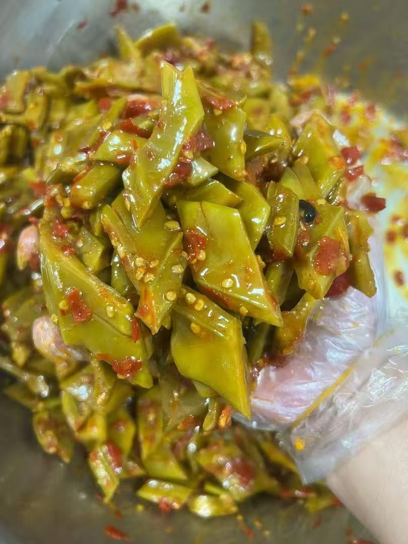 湖南秋日下饭菜，剁椒刀豆角太太太好吃了！地道农家风味剁椒刀豆角，一口沦陷！酸辣