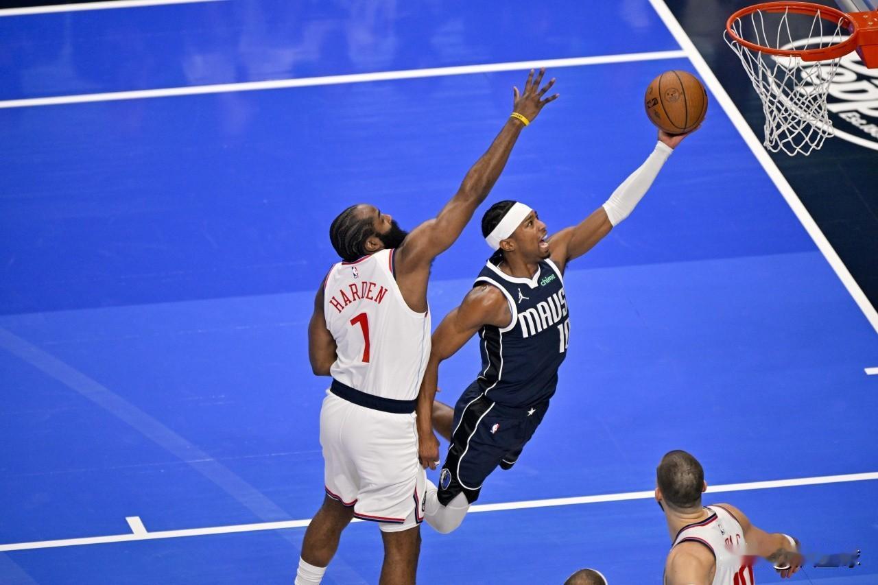 哈登出场时间全联盟第七第一马克西40.3分钟，25岁第二埃奇库姆37.3分