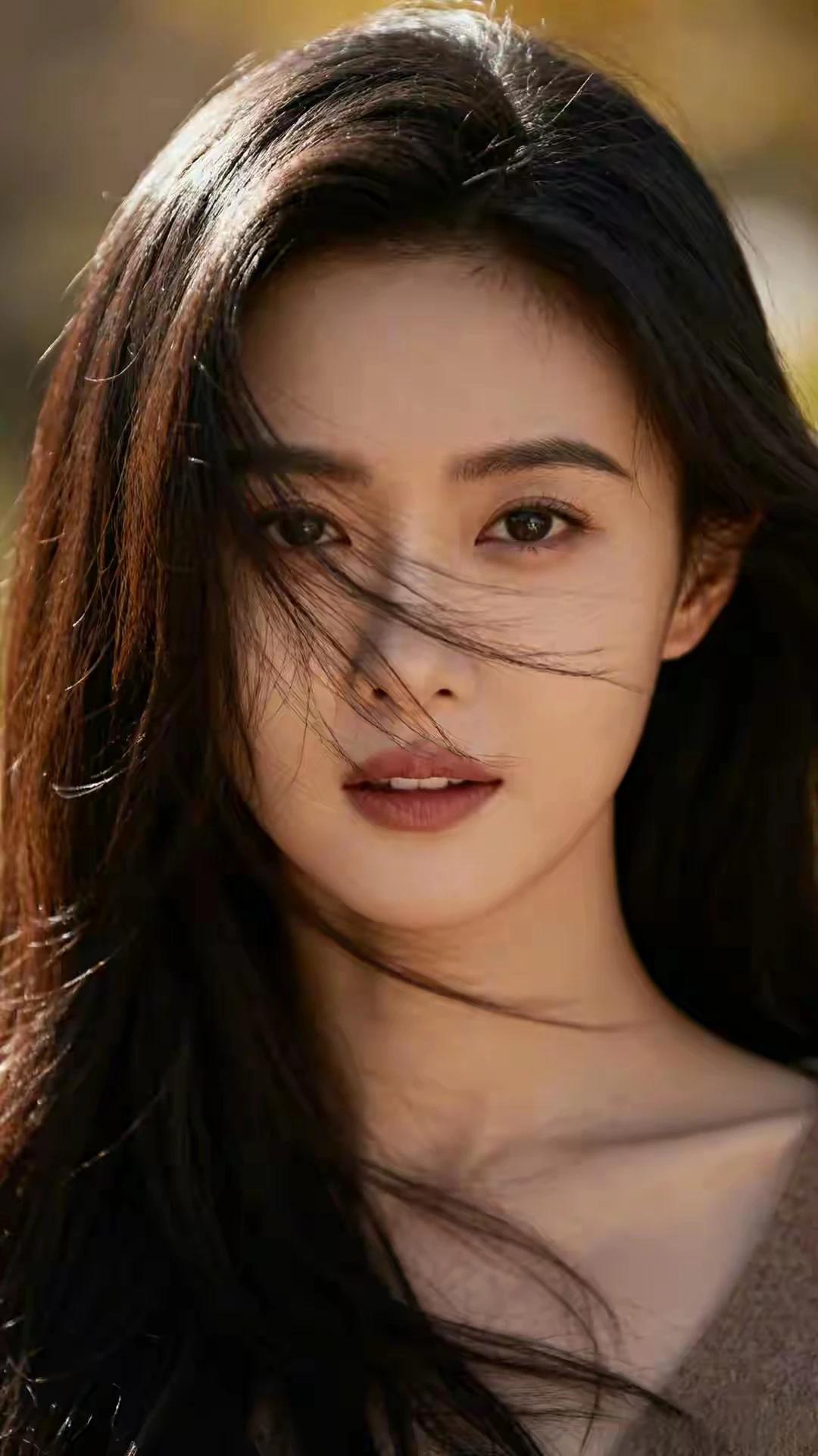 两情若是久长时，不能相守也温柔。见与不见，你都是我的唯一，想你日复一日，爱你始终