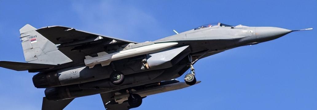 12日，塞尔维亚总统武契奇通过国家电视台直播官宣：塞空军正式列装中国制造的C