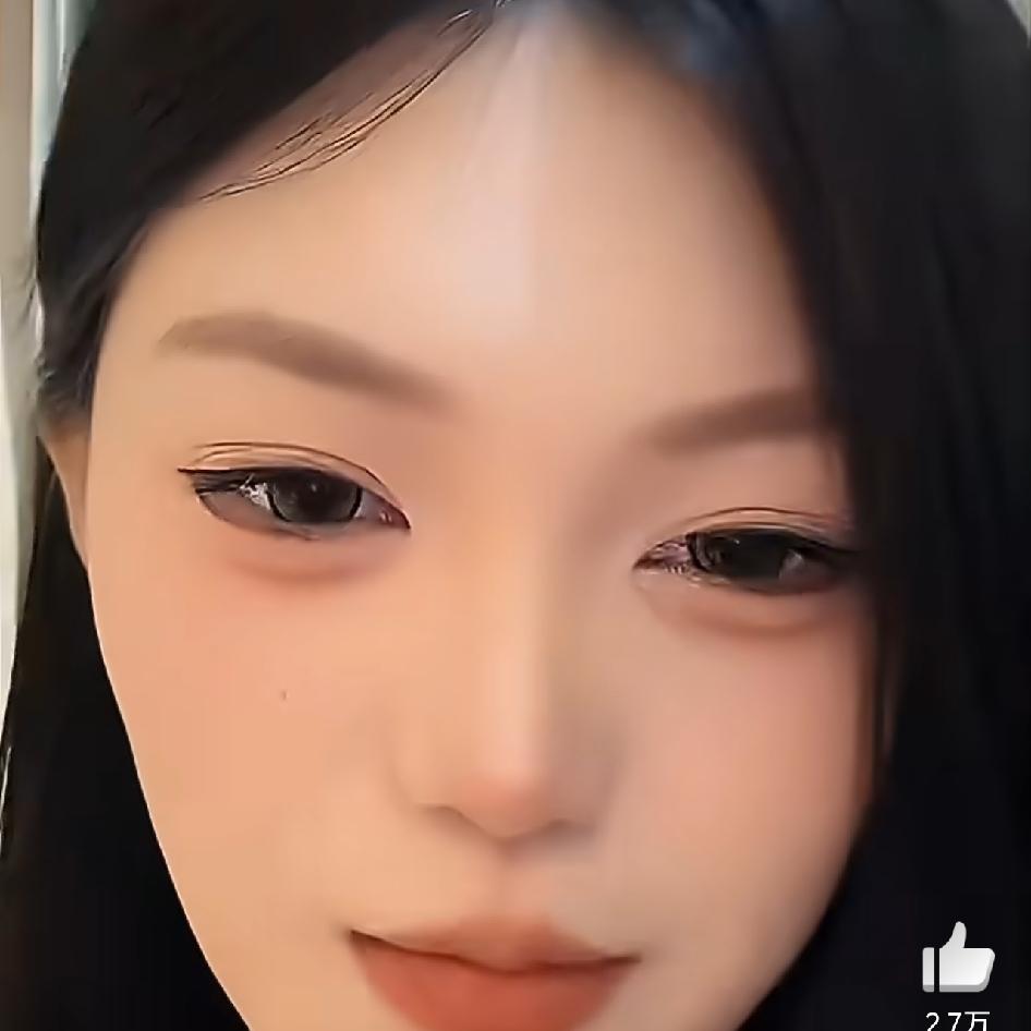 刷到这条热搜真的五味杂陈。小马云女友直播间官宣怀孕两个月，还是双胞胎，两边家人都