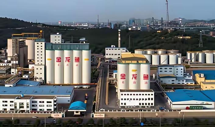 就在前几日，新加坡总理黄鼠狼，公开声援日本，他说东亚国家应该放下对日本的仇恨，我