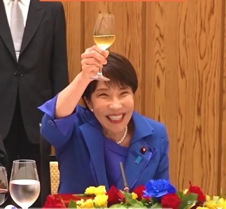 骂声一片！日本网友都看不下去了！9月29日，高市早苗和蒙古国总理会晤晚宴视频发出