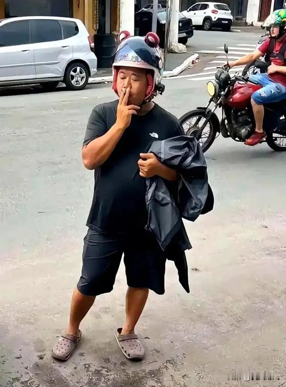 旅游500天挥霍200万，面对疑问，蓝战非只是轻描淡写：这只是存款一年的利息