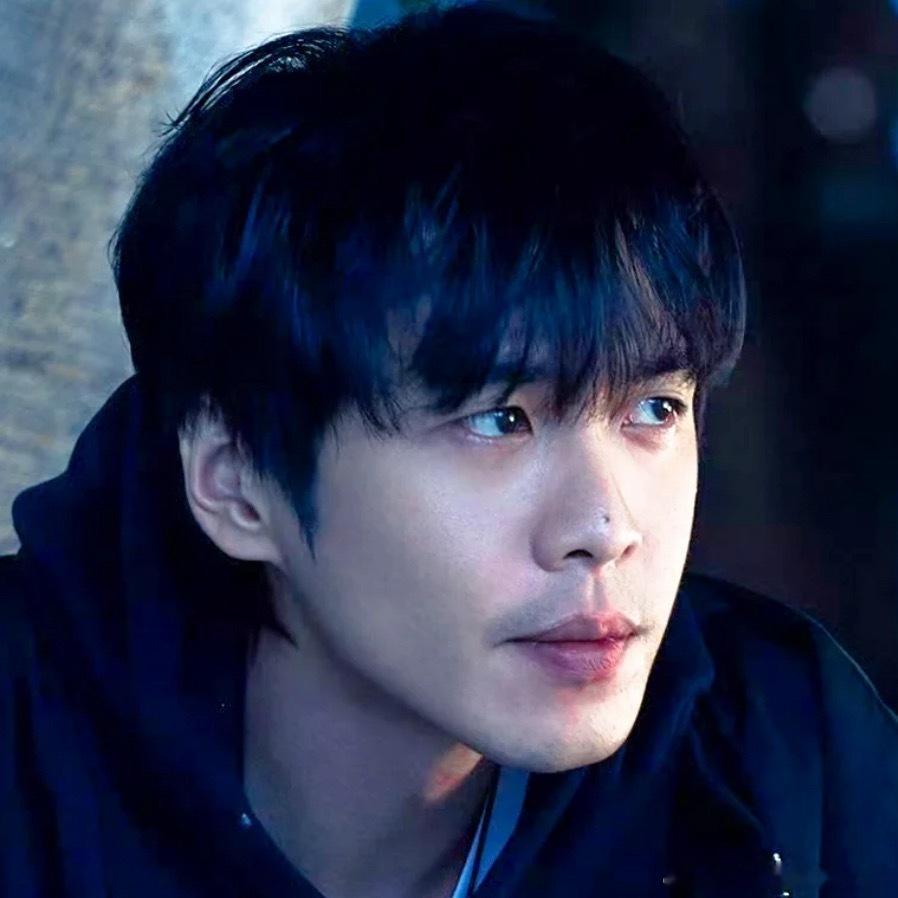 张若昀你到底在拍什么这啥意思？啥意思？啥意思？？？淋过雨的蛋糕不好吃心疼，但是好