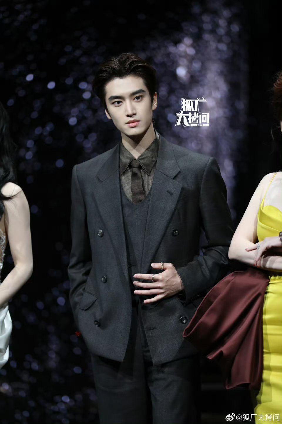 微博之夜，男明星们今天的造型