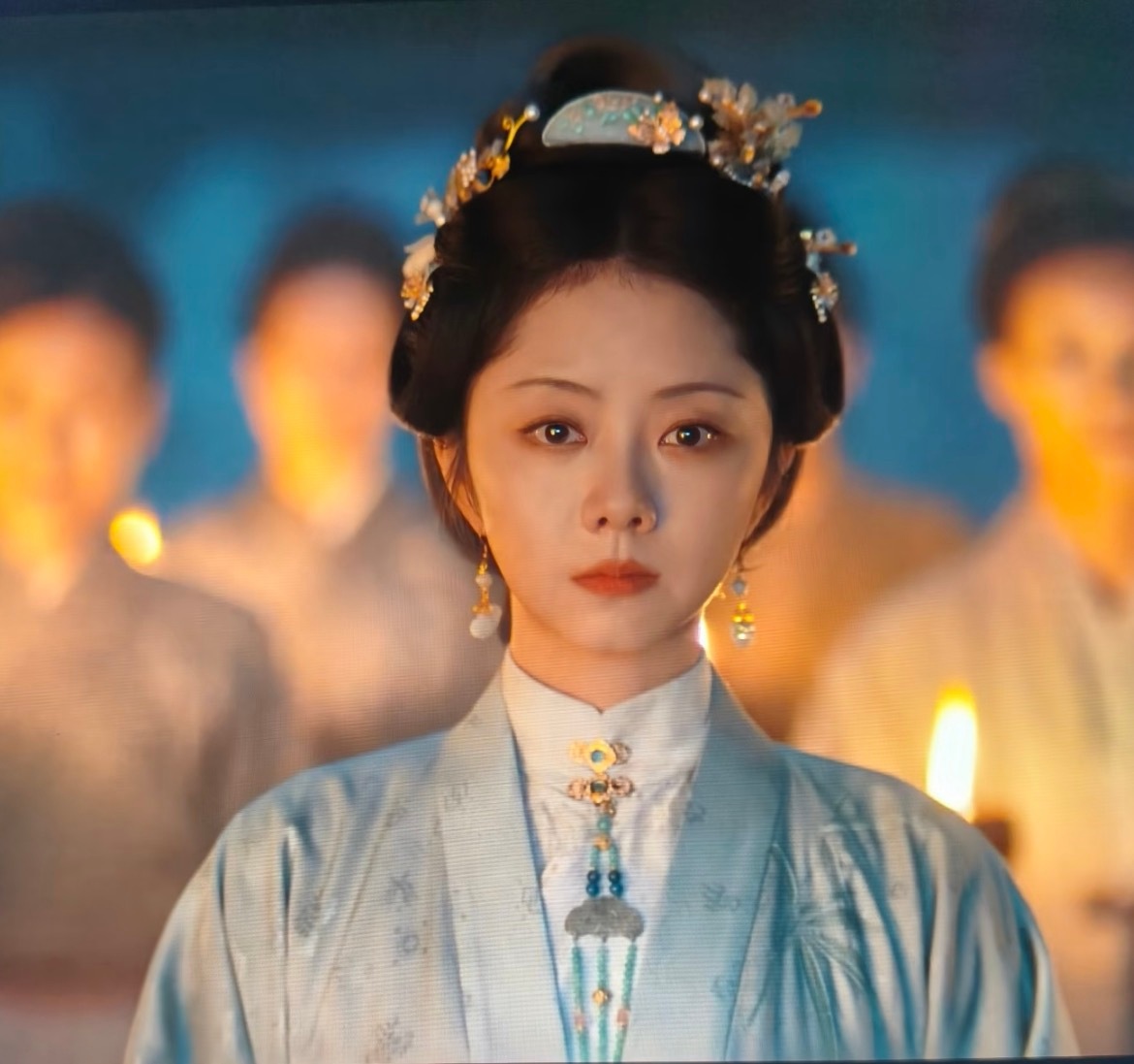 听说兰香如故的女主原本是想定杨紫的？感觉谭松韵的眼神没什么戏啊？都是一个表情，配