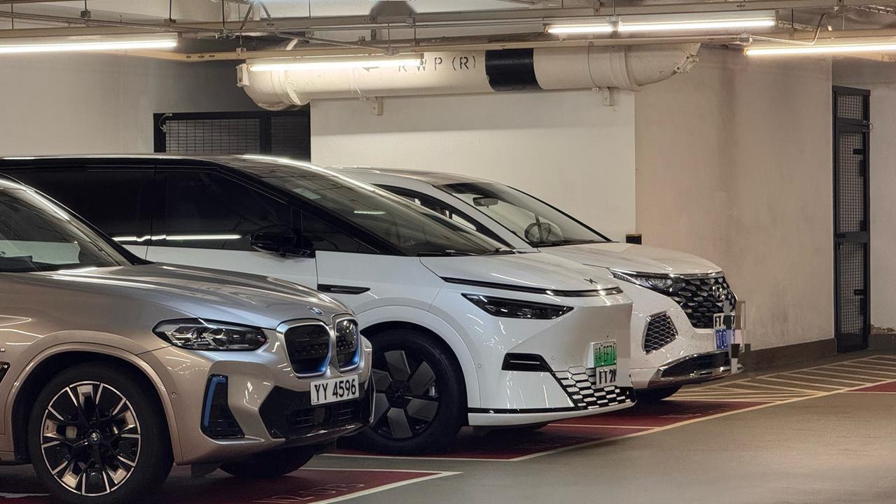 怎么感觉，我是在珠海的商场停车今日基本上“粤车南下”的朋友都集中在圆方停车场