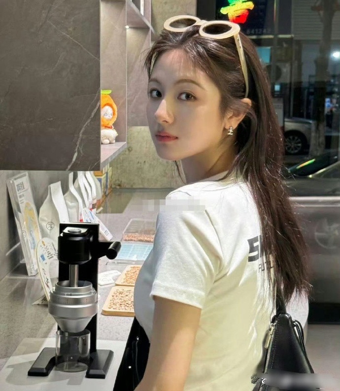 李兰迪瘦了之后，身着私服更美了​​​​