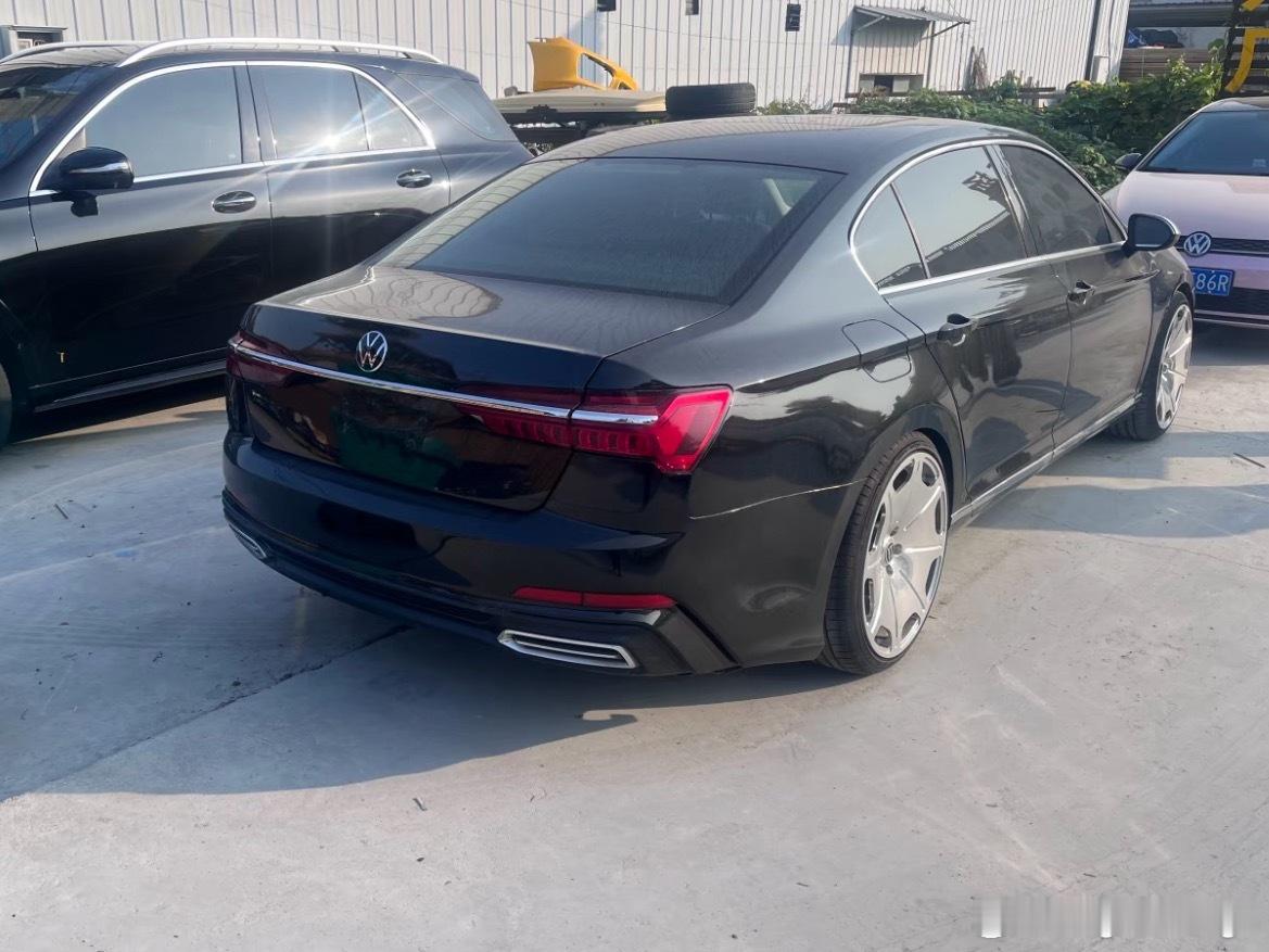 好家伙，大众迈希为什么给我一种A6C6的错觉，是车顶太圆了么？[do