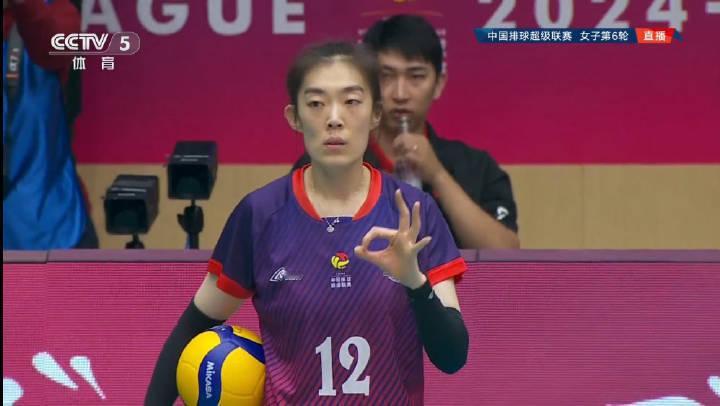 陈鹤心发球失误，第四局江苏25-18天津，马上决胜局来了！第四局开局朱二传没有什