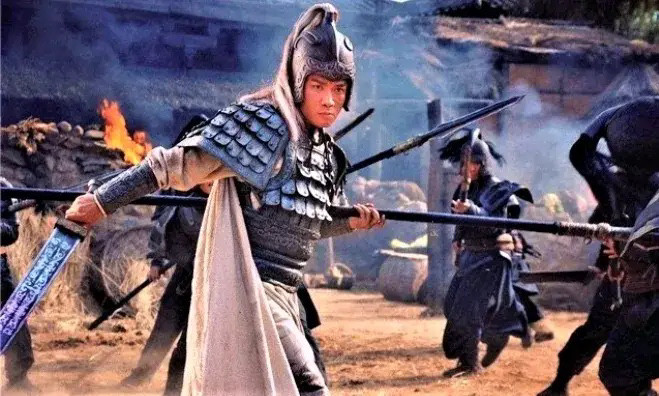有网友问，赵云一生杀敌无数，为何杀的都是二流武将？因为赵云有个被动技能降格，被赵云击杀的武将评级，自