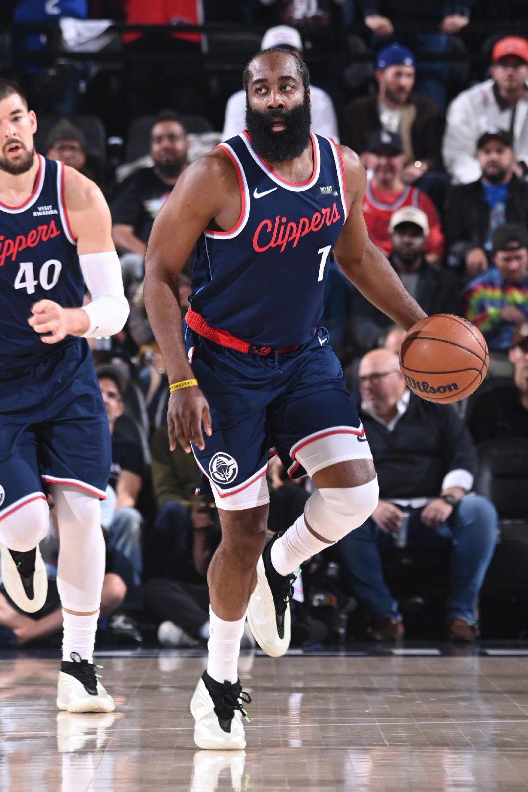 看到哈登这样，真不如轮休了！哈登总是这样，每次“出战成疑”，最后都上场了。就现