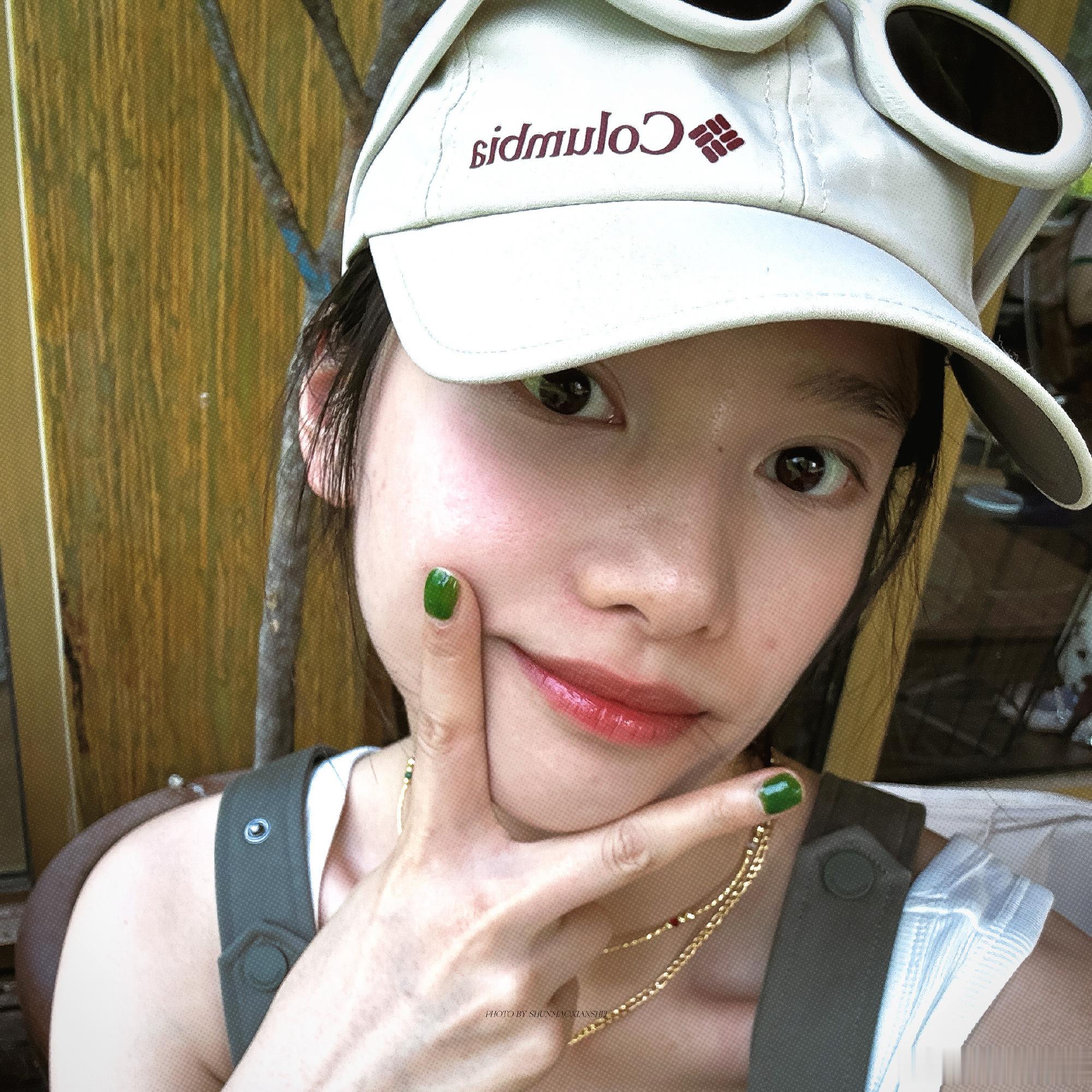 张婧仪 张婧仪 “心系海边，也心系你”能出现在草稿纸上的名字都意义非凡...