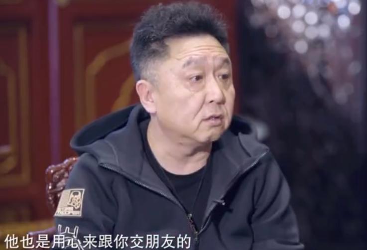 郭德纲名声大噪之后，在一次相声表演中赚了80万，而身为“二把手”的于谦却仅分了1